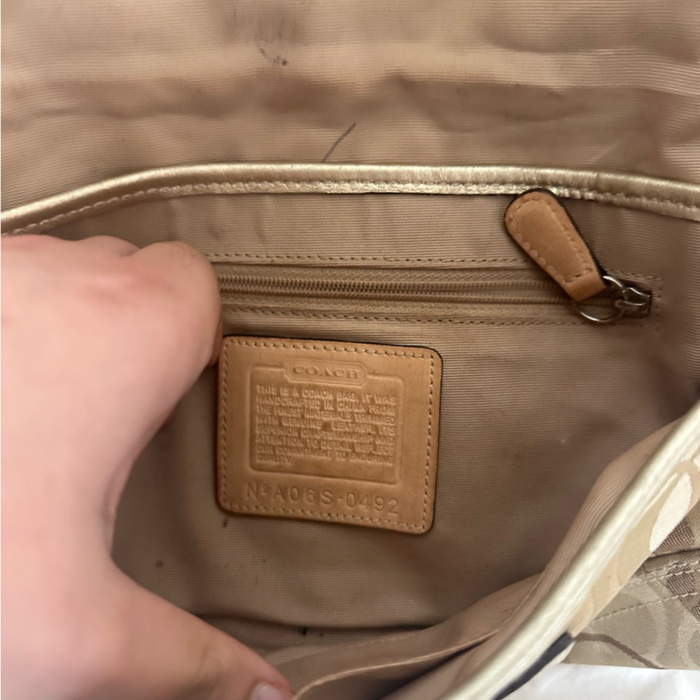 Coach Beige and Cream Signature Shoulder Bag - Picture 2 of 6